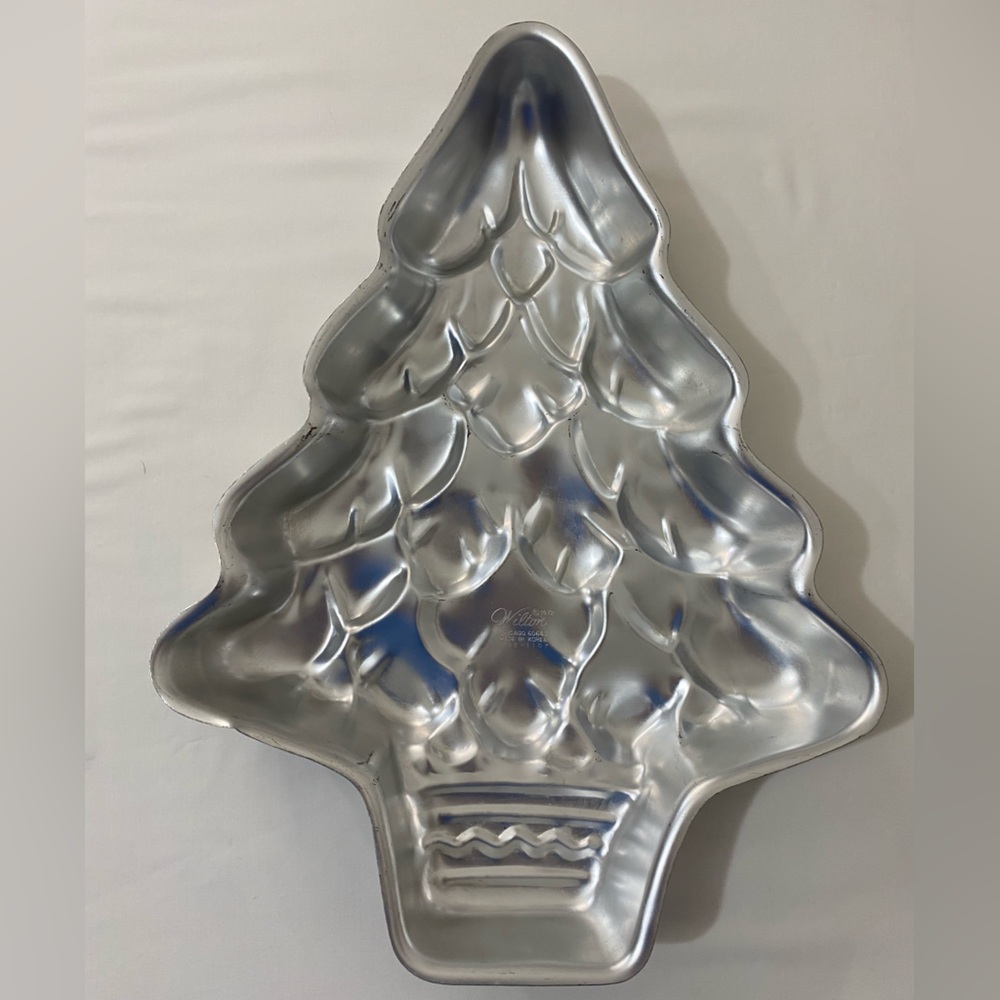 Vintage 1972 Wilton Treeliteful Christmas Cake Pan Holiday Nostalgia Decorated - Picture 3 of 10